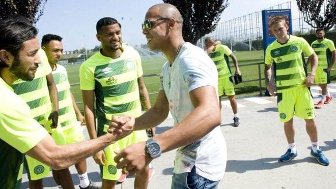 推向舆论风 推向舆论风