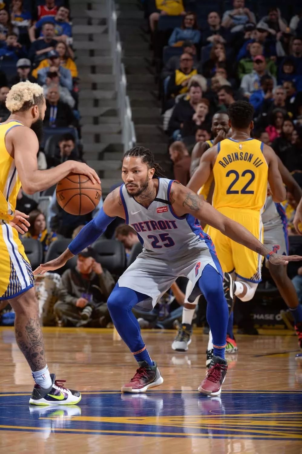 他很快定位